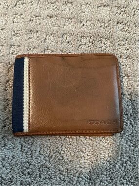 Coach Brown Leather Bifold Wallet w/ Stripe Accent – Men’s Designer Wallet